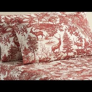 Pottery barn California King Alpine Toile duvet cover and 4 shams
